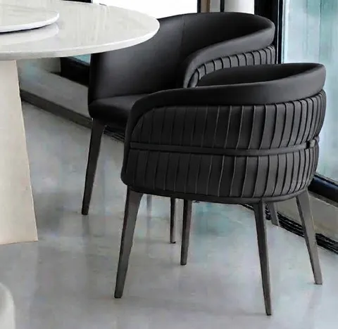 The Luxe Chair — Black
