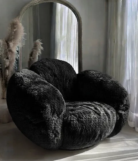 The Montera Chair — Black