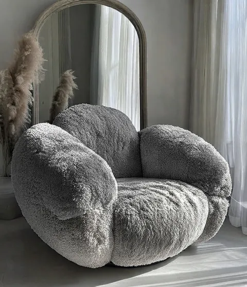 The Montera Chair — Gray