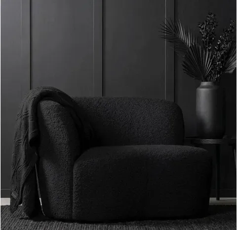 The Vero Chair — Black