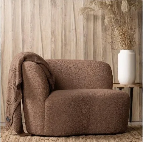 The Vero Chair — Brown