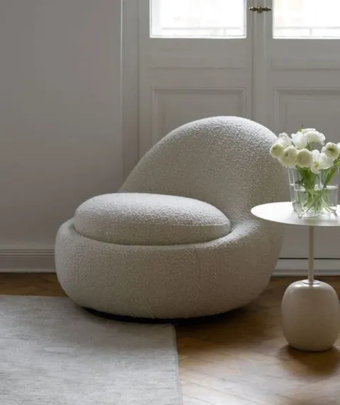 The Aelin Chair — view 2