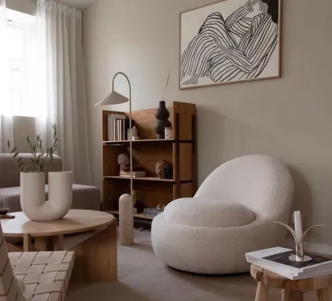 The Aelin Chair — view 4