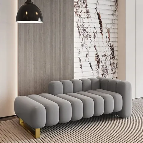 The Court Seater — view 3